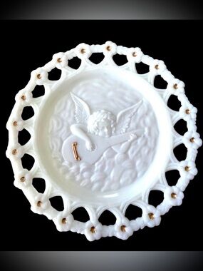 Vintage Westmoreland Milk Glass Plate w/delicate Lattice Border